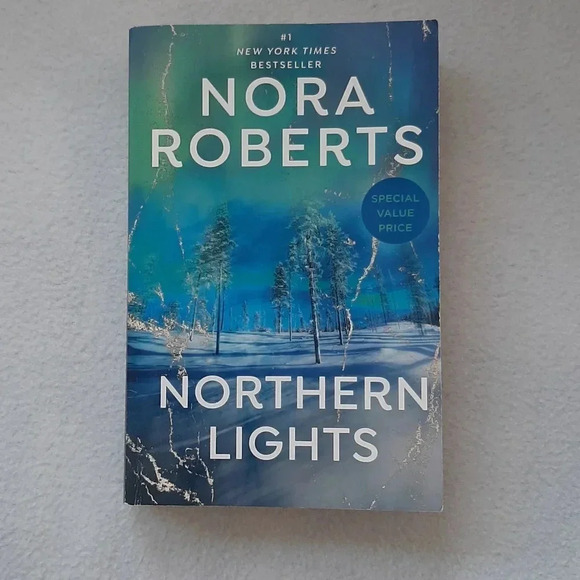 Northern  Lights by Nora Roberts | Romance Novel | Fiction | Paperback - Picture 1 of 2